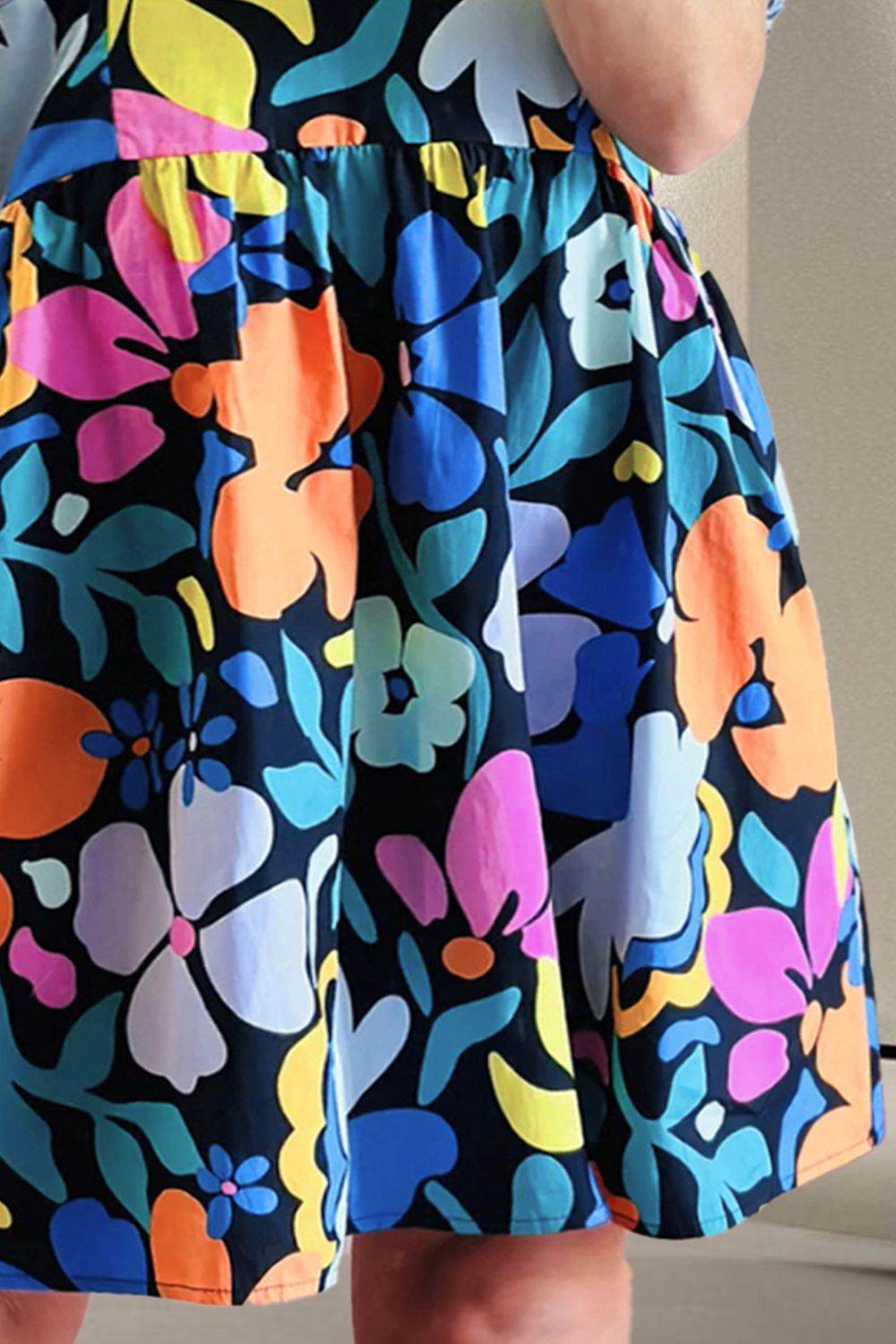 Floral Print V-Neck Short Sleeve Mini Dress (Curve) - MARIGOLD