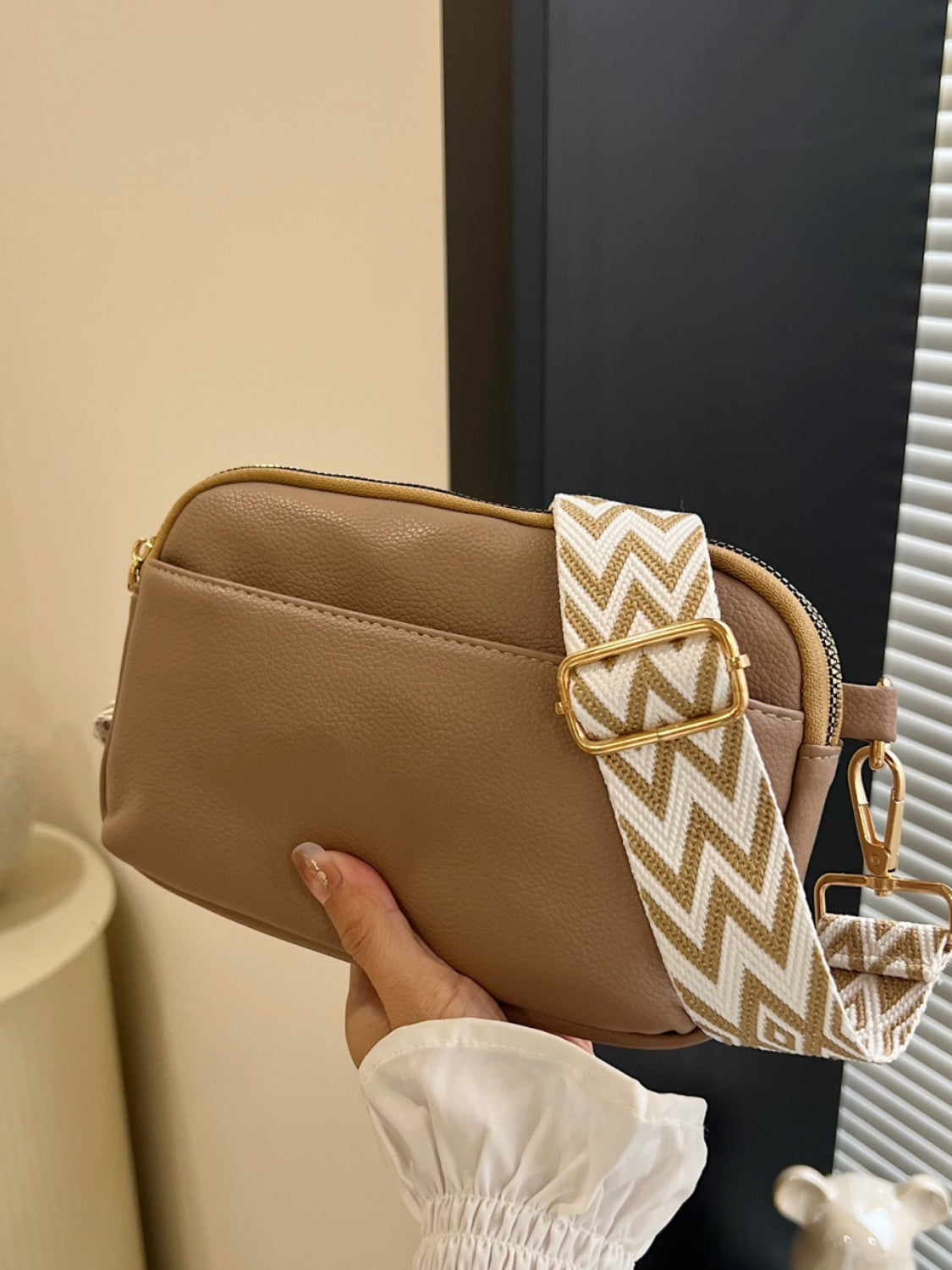 Minimalist Single Strap Crossbody Bag - MARIGOLD