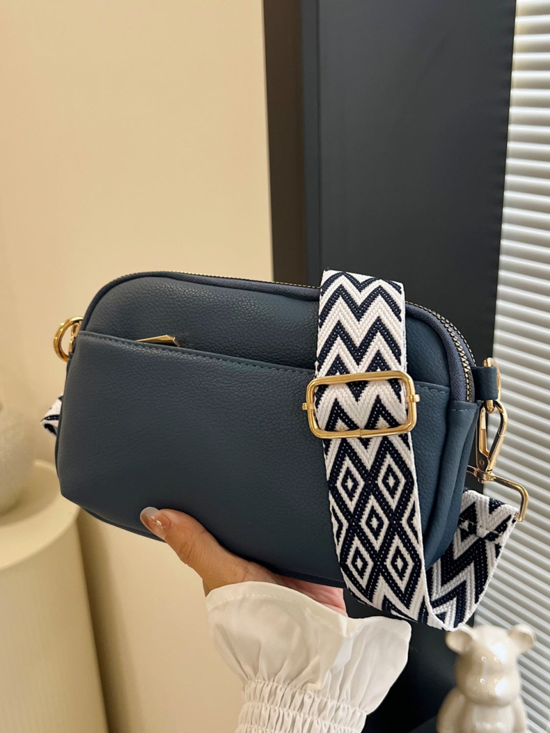 Minimalist Single Strap Crossbody Bag - MARIGOLD