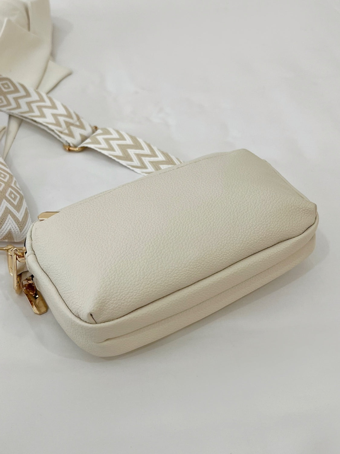 Minimalist Single Strap Crossbody Bag - MARIGOLD