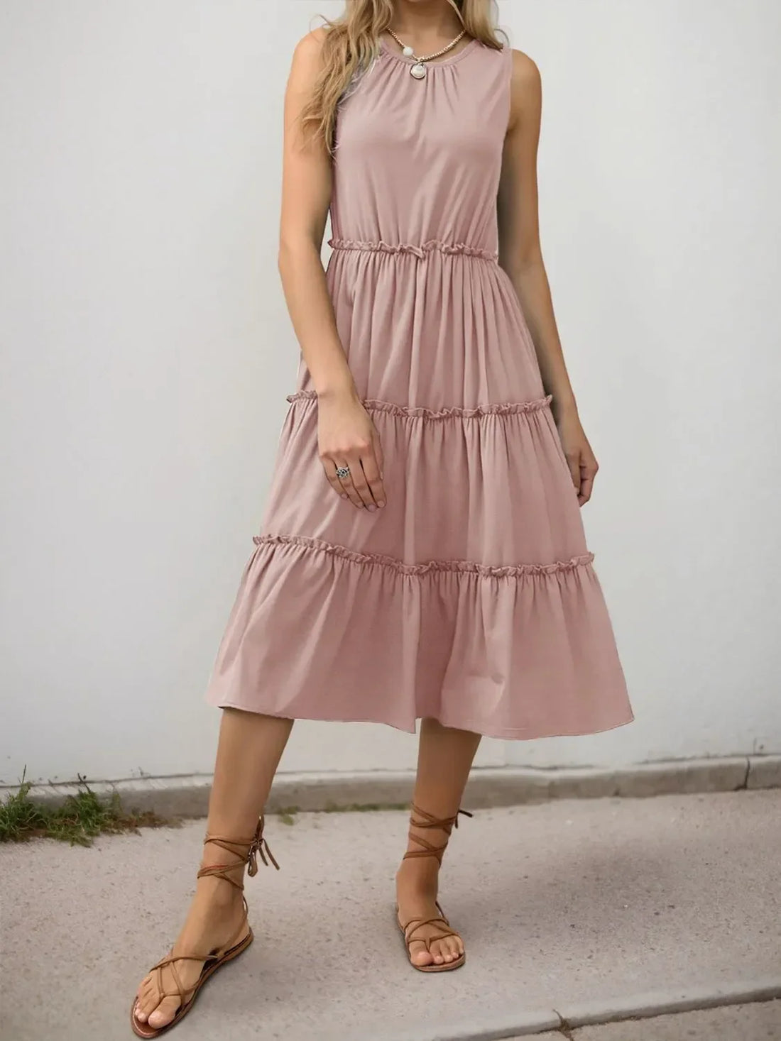 How to Style a Midi Dress for All Seasons and Occasions