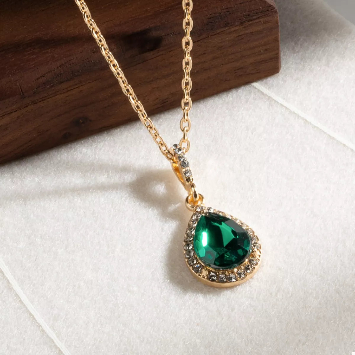 18K Gold-Plated Teardrop Pendant Necklace Non-precious