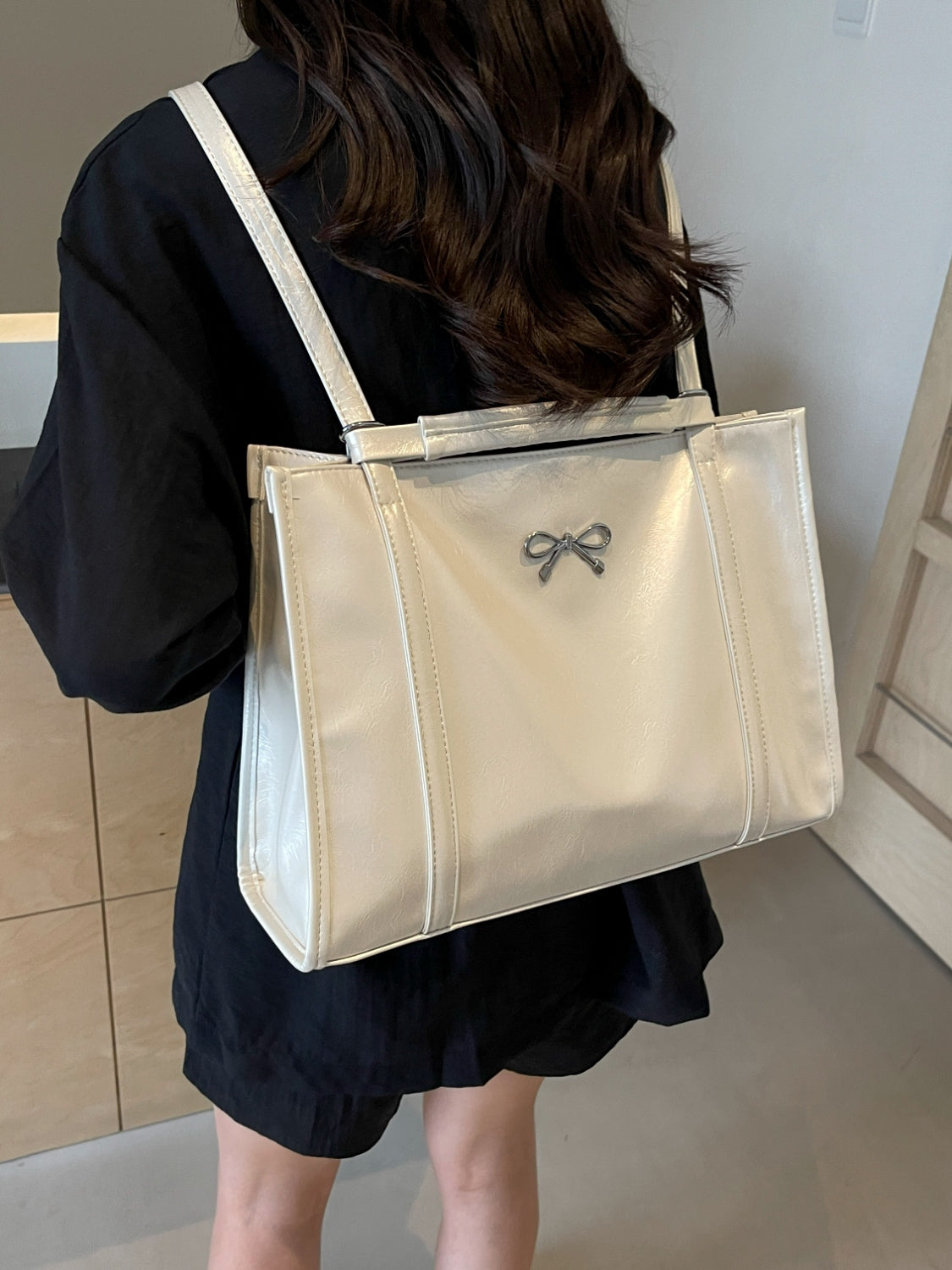 The Chic Bow Shoulder Bag