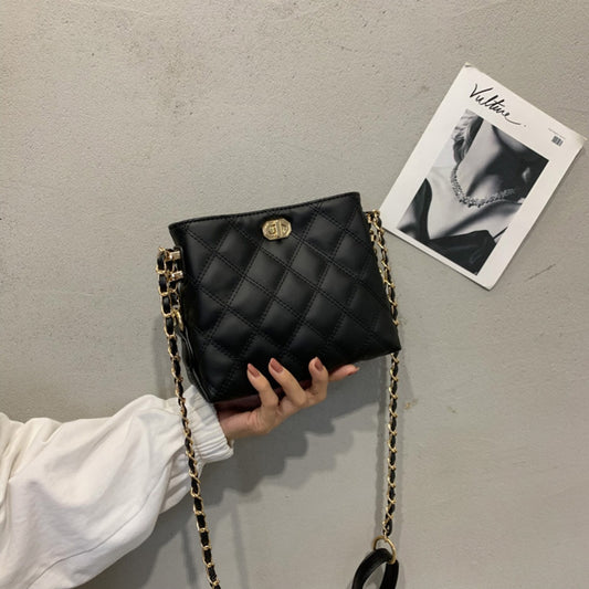 Quilted Chain Strap Crossbody Bag