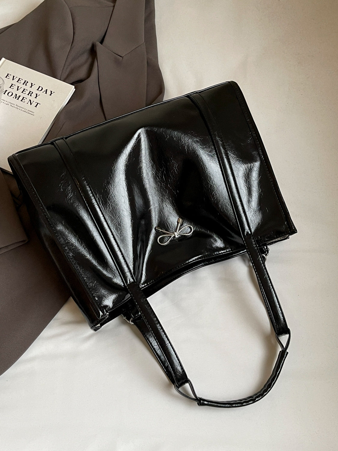 The Chic Bow Shoulder Bag