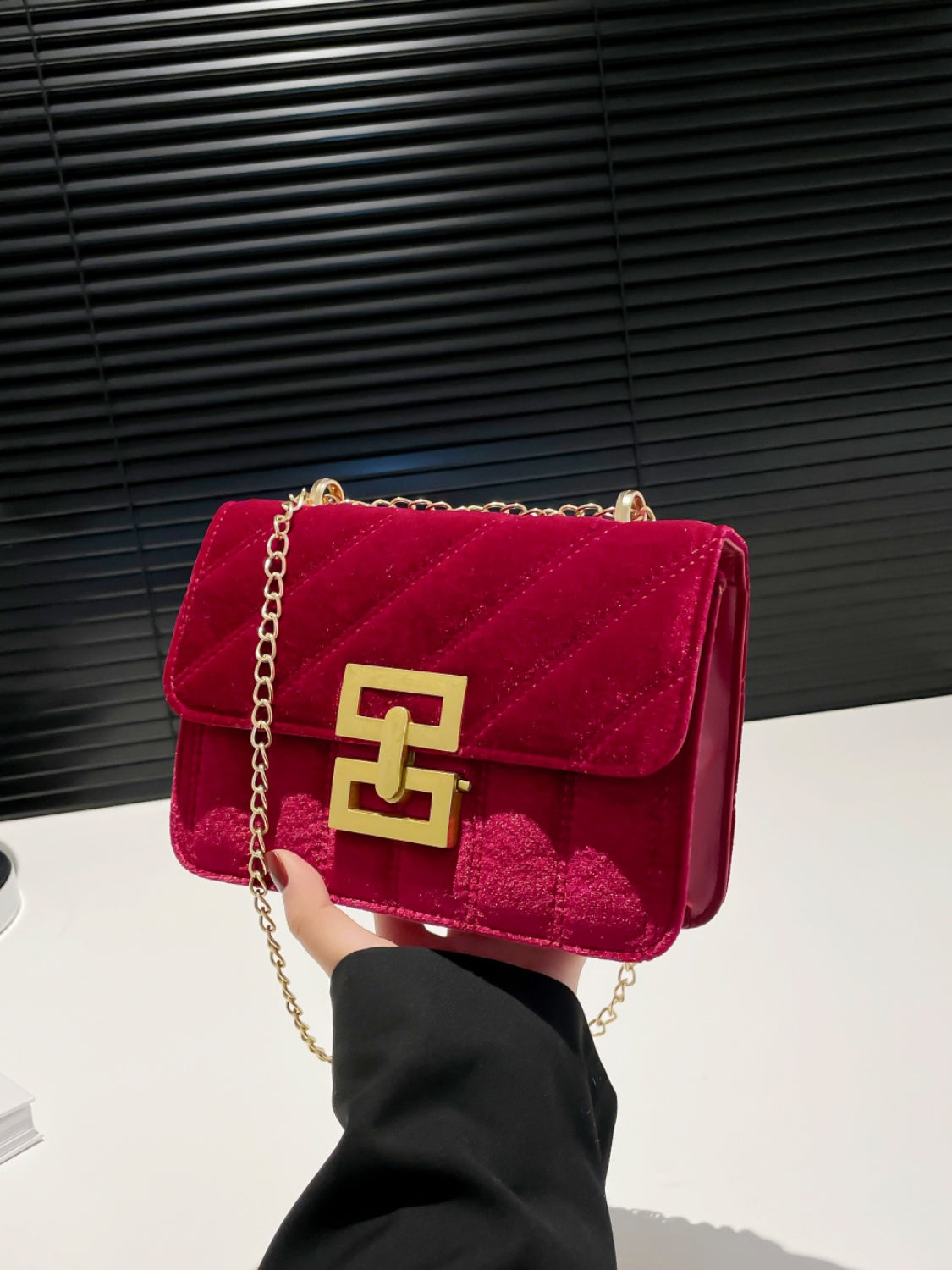 Faux velvet flap shoulder bag with twist lock and chain - MARIGOLD 