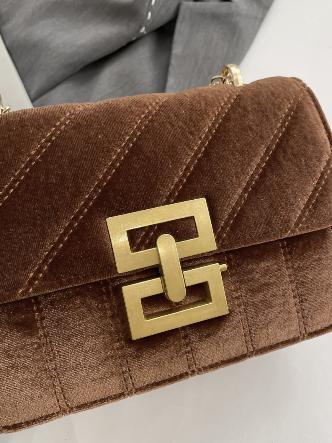 Faux velvet flap shoulder bag with twist lock and chain - MARIGOLD 