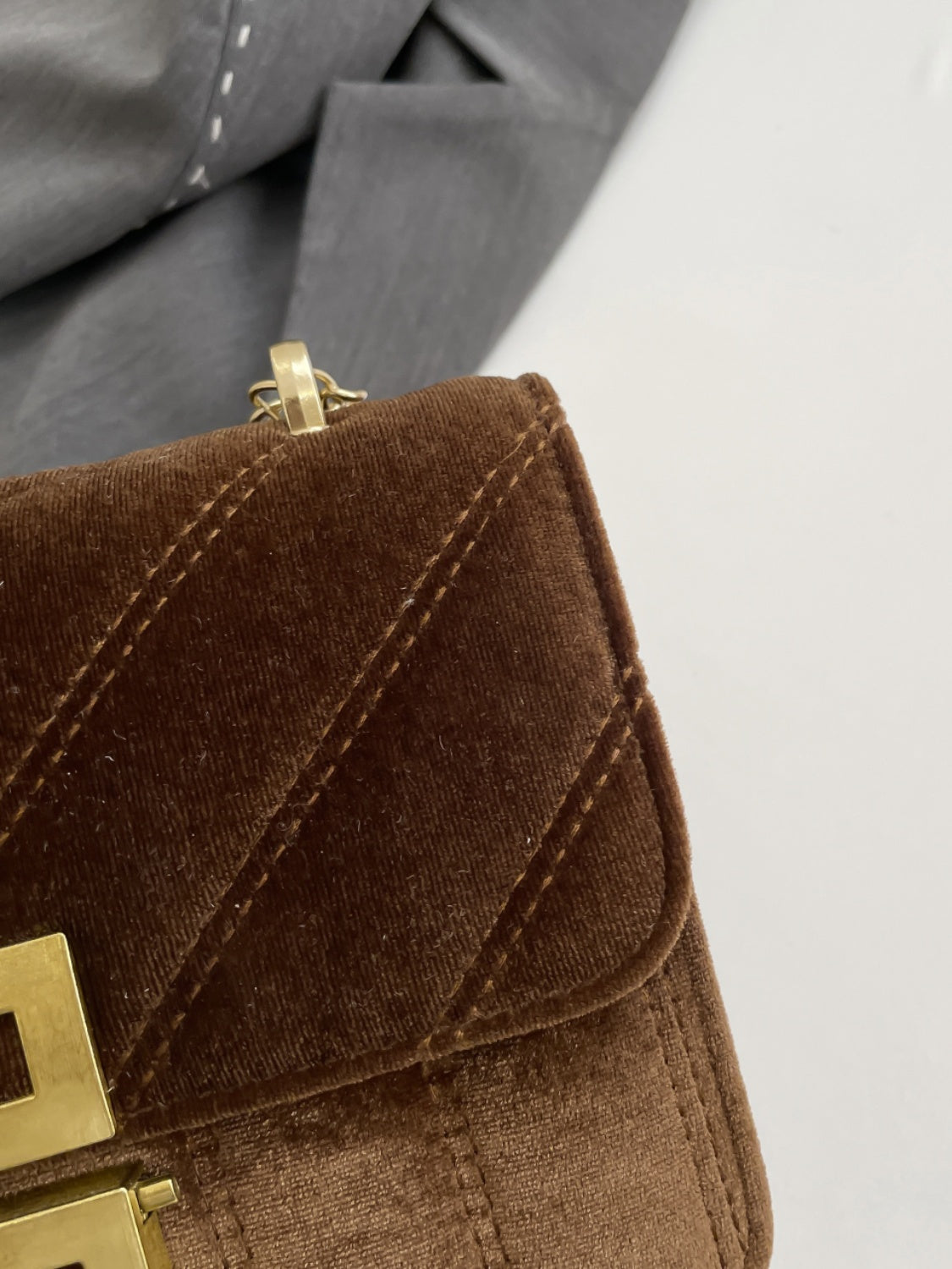 Faux velvet flap shoulder bag with twist lock and chain - MARIGOLD 