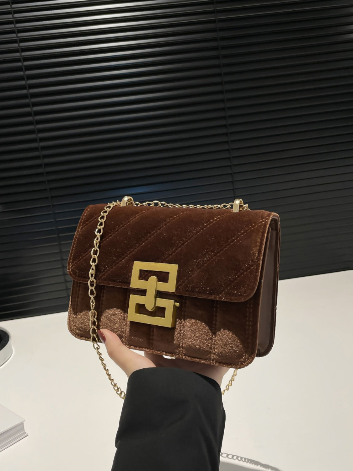 Faux velvet flap shoulder bag with twist lock and chain - MARIGOLD 