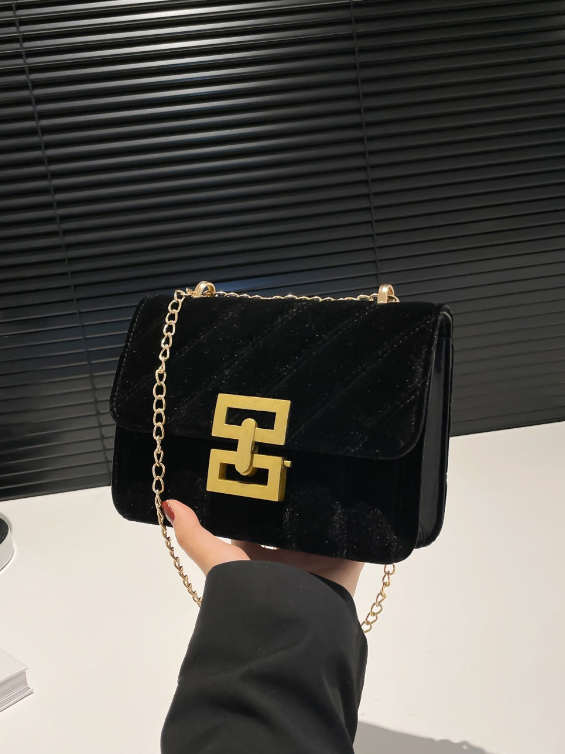 Faux velvet flap shoulder bag with twist lock and chain - MARIGOLD 