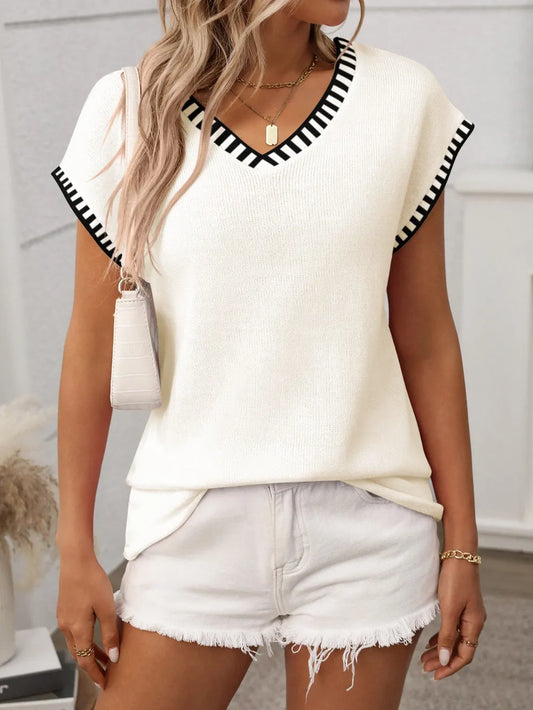 Contrast Trim V-Neck Short Sleeve Knit Top white