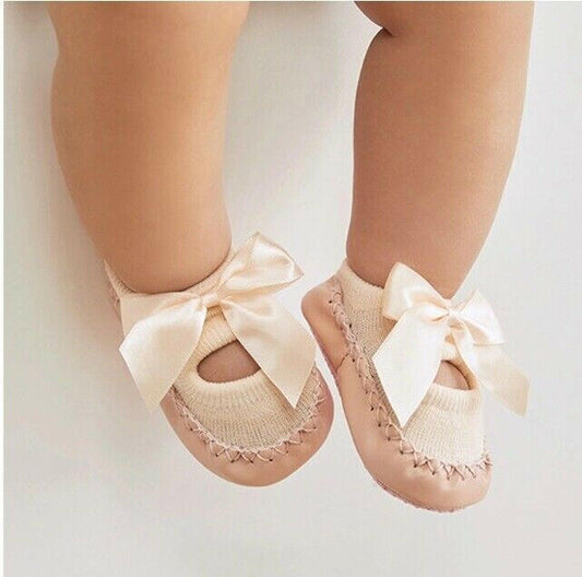 NEW Size 10.5cm Girls Baby Shoes 0-6 months Pink Ballet Style Bow Baby Shoes.