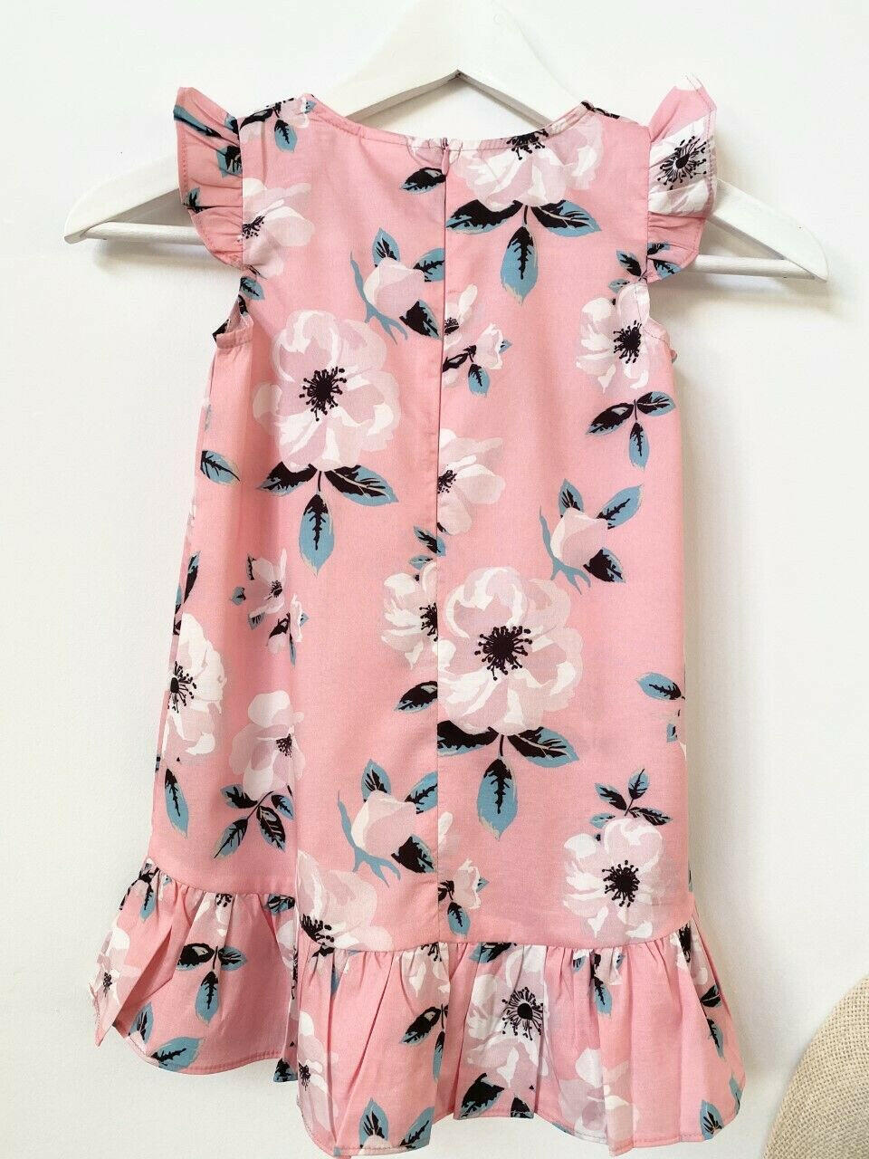 size 3-4 years new  girls dress pretty pink floral flutter sleeve girls dress