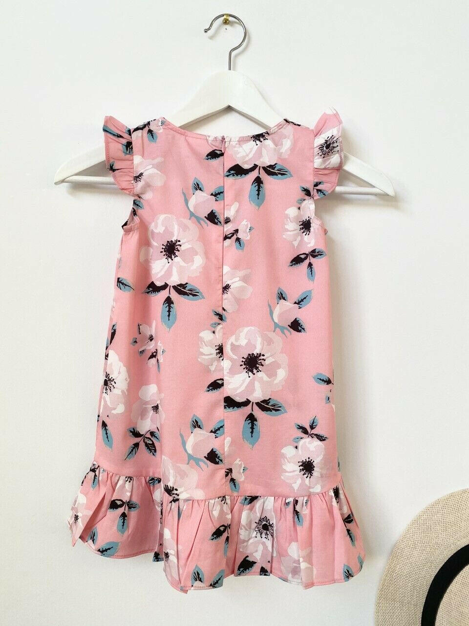 size 3-4 years new  girls dress pretty pink floral flutter sleeve girls dress