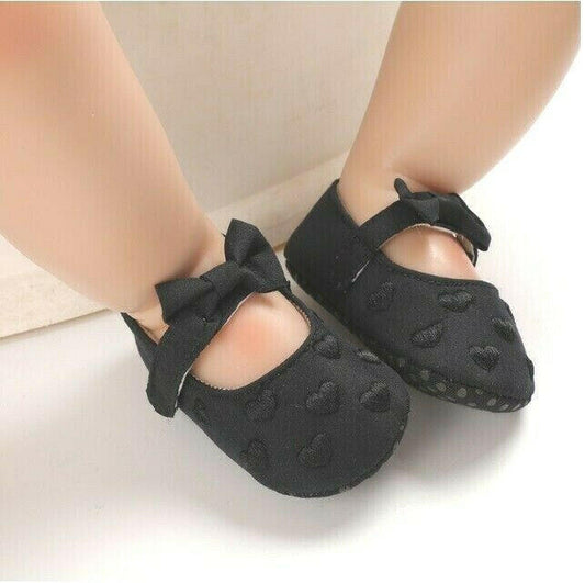 NEW Size 11cm Girls Baby Shoes 0-6 months Black Heart Bow Baby Shoes