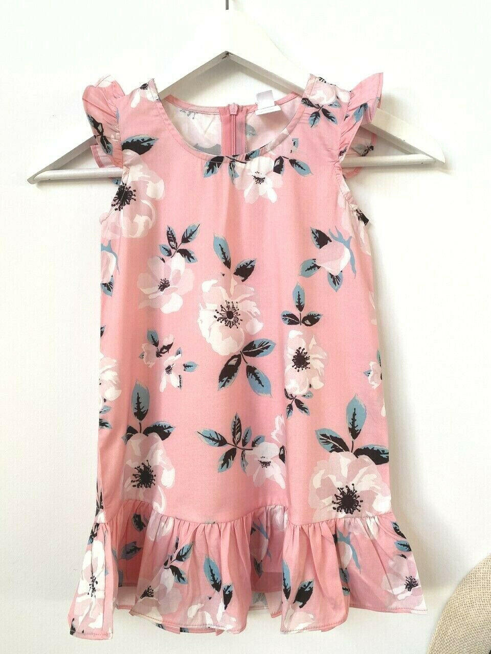 size 3-4 years new  girls dress pretty pink floral flutter sleeve girls dress